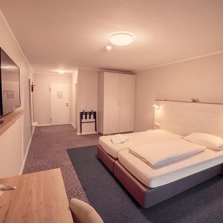 Eventhotel Moment *